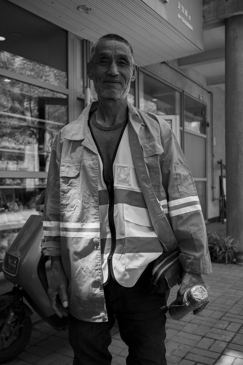 LongGao9's tweet photo. Municipal workers https://t.co/uDxlJAIUk6