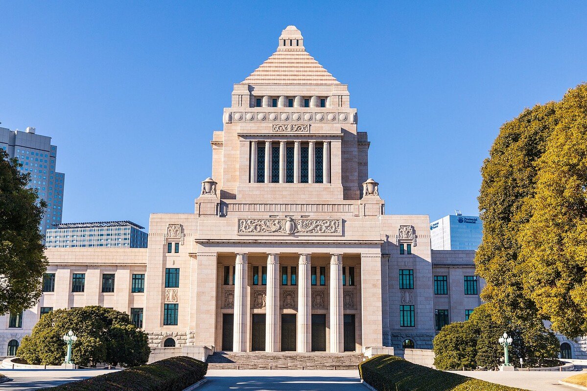 livedoornews's tweet photo. 【可決】ロキソニンやアレグラなどの「OTC類似薬」患者の追加負担求める改正健康保険法など成立
https://t.co/9ICfLzuwT4

現役世代の社会保険料負担を軽減する狙いの法改正では、OTC類似薬およそ1100品目を対象に、処方された患者に25％の追加負担を求める。がんや難病の患者は対象外とする方針。 https://t.co/cynhAdszIN