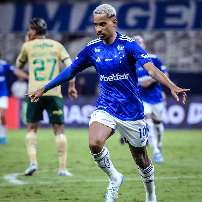 Jardizeiro61's tweet photo. @AbraoMarqu64970 @oocbrsao Corta pra ele metendo gol no flaputa e nas porcas https://t.co/nexUkhmG5t