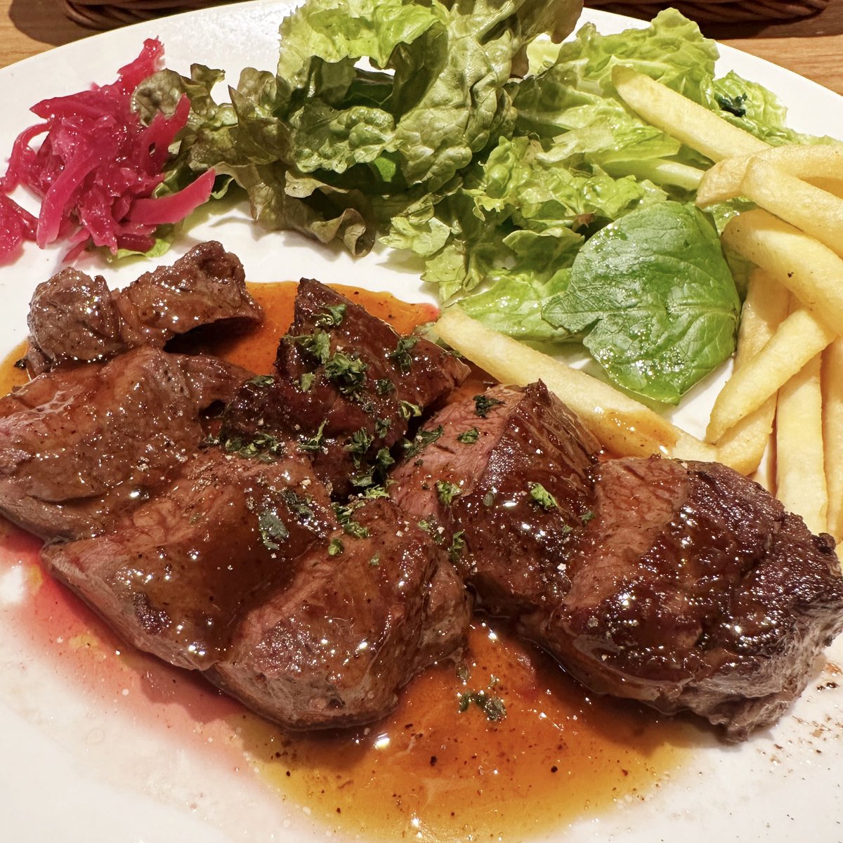 harutanimiu's tweet photo. 昨日の美味しかったおにく😋 https://t.co/QdcS7rsFkJ