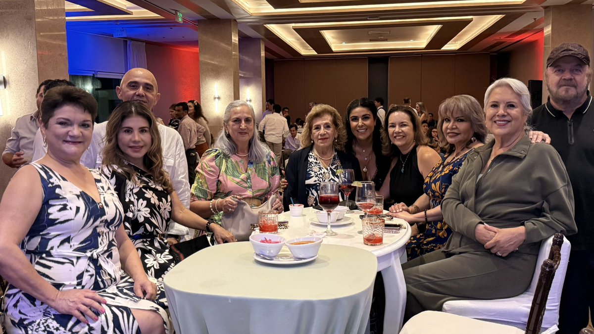 AMIVTACmx's tweet photo. 🌿 🥂 Dimos inicio al II Seminario Internacional de Impacto Ambiental “Movilidad en la Selva Maya” con el tradicional Cóctel de Bienvenida.

¡Gracias a todas y todos por acompañarnos! Mañana continuamos con un programa de alto nivel intercambiando conocimientos.

#AMIVTAC https://t.co/43fiaB2KaO