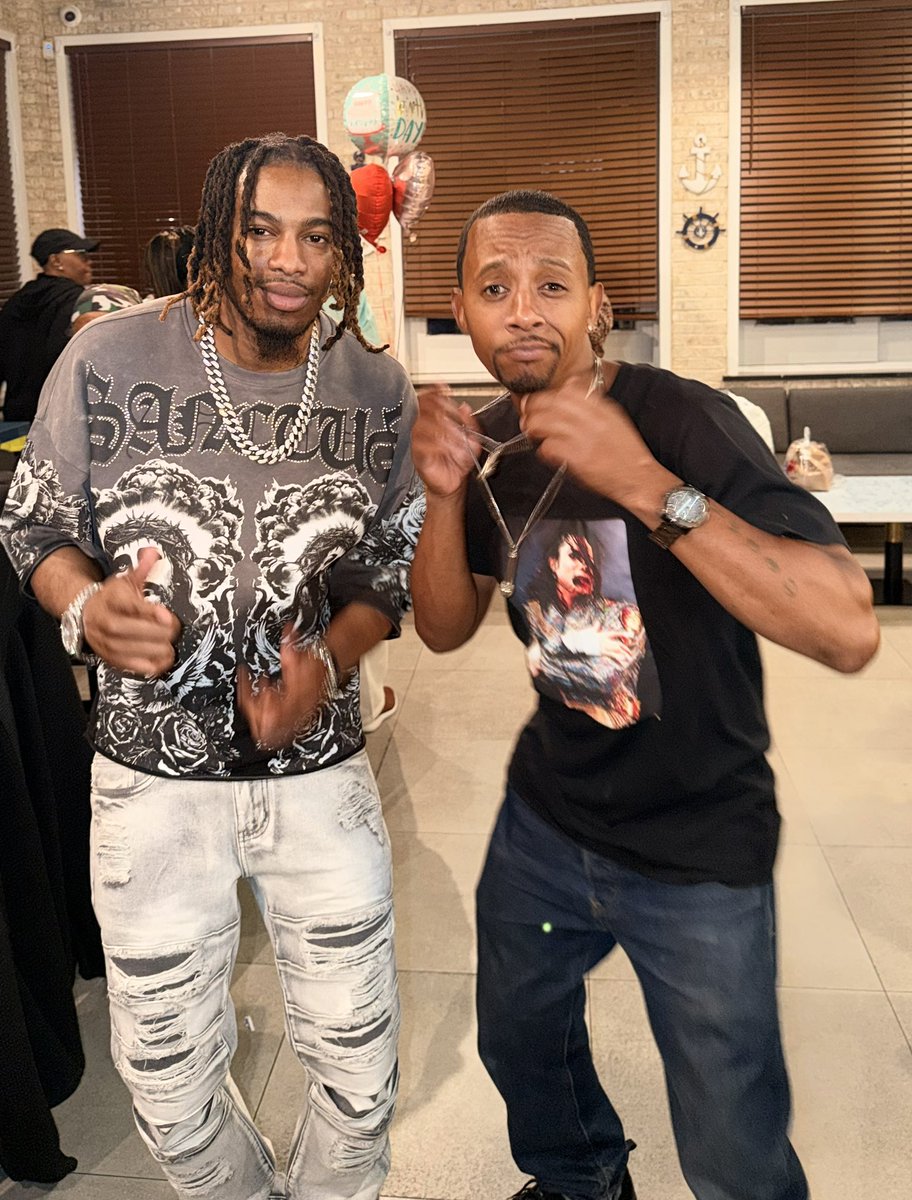 singerquejeff's tweet photo. Tonight show was dope asfff. Thanks for coming out https://t.co/U3t60a9Kcn