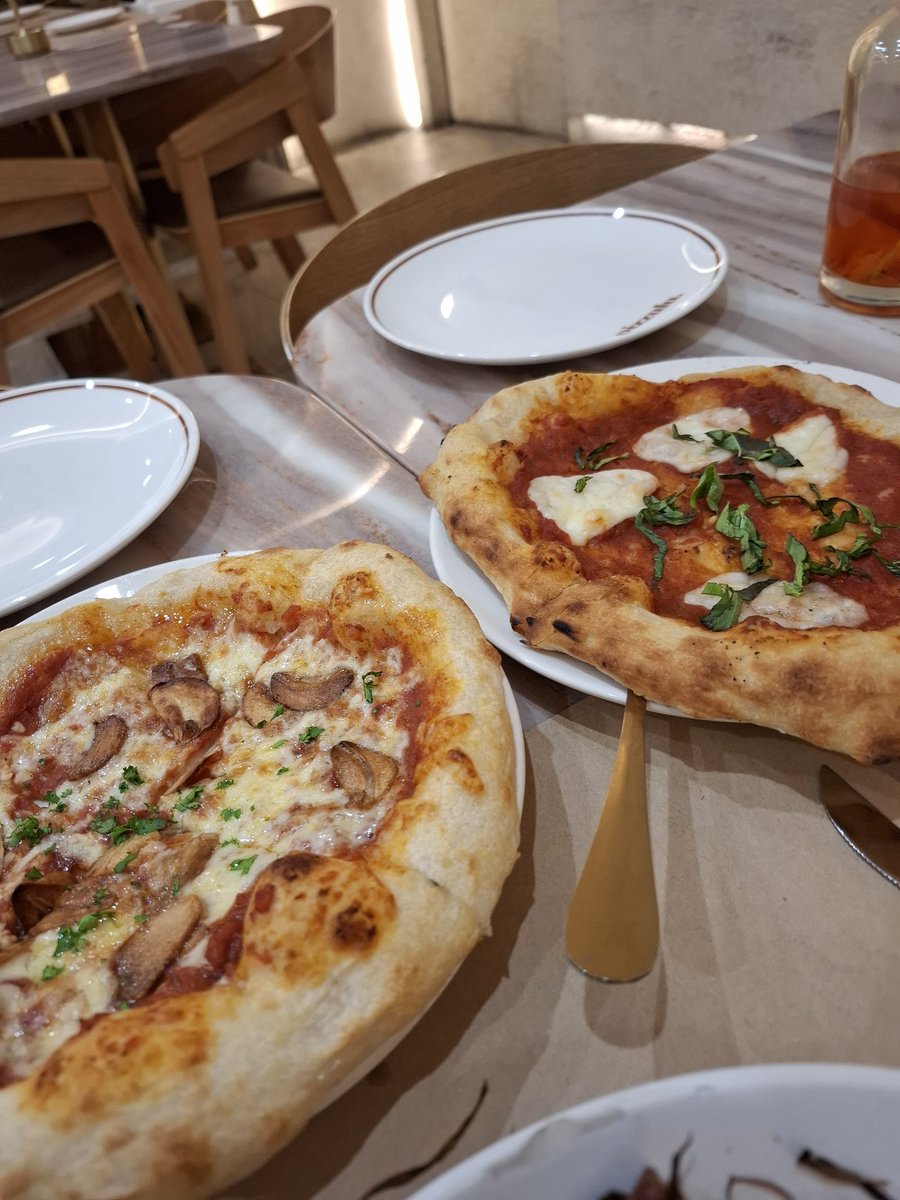 dcdcdecember's tweet photo. Pizza date.
Aesthetic place, pero bland yung pasta then the pizza is sakto lang 🥲 https://t.co/wuDIGDB9Lb