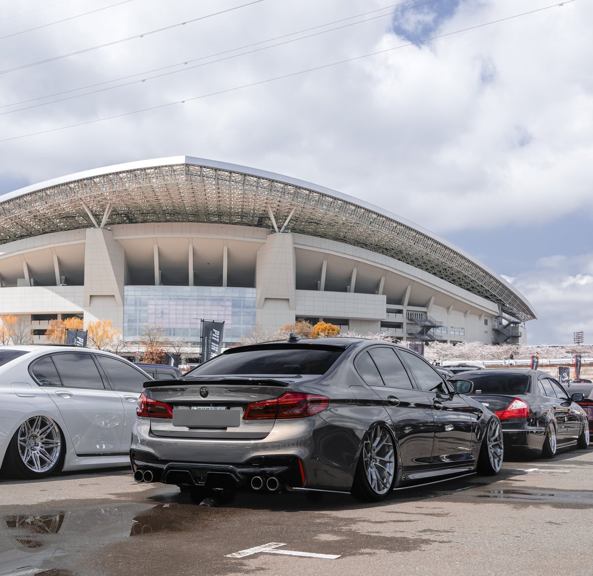 BMWF10_1's tweet photo. M6のホイールオフセット計算してたらF90よりリア25ミリ位マイナスに振れるの知って羨ましい
リアフェンダーF80M3みたいにあきらかにワイドだったらもっと迫力出るのになぁ https://t.co/TtEjBe7gjF