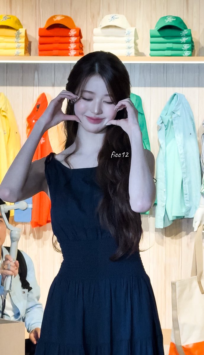 C_ccwy's tweet photo. 260529 원영TOMMY HILFIGER

정말 사랑에 빠진다..😭

#아이브 #IVE #장원영 #JANGWONYOUNG #원영 #WONYOUNG #ウォニョン https://t.co/3eWEM5yfdm
