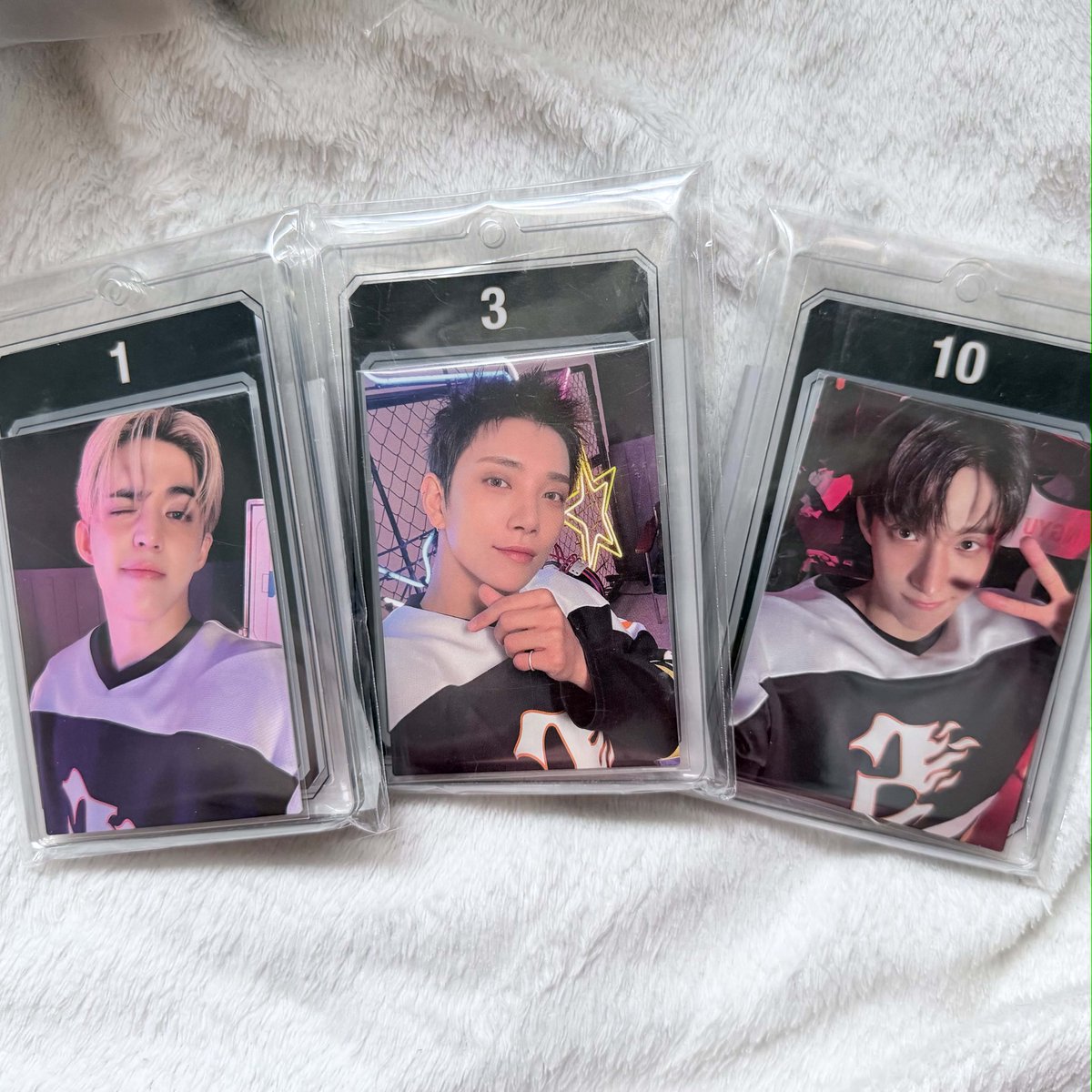 tattlepeach's tweet photo. SEVENTEEN 11th Anniversary Giveaway by @tattlepeach for  #SVT11_FollowFestival ✨

prizes
⤷ Seventeen Holiday Track Jacket (L)
⤷ Seventeen Carat Land 2025 Stadium Jacket (L)
⤷ Seventeen's HOME 2025 PC Holder (SC)
⤷ Seventeen's HOME 2025 PC Holder (JS)
⤷ Seventeen's HOME 2025 PC Holder (DK)
⤷ ₱450 Gcash (1 winner)
⤷ ₱350 Gcash (2 winners)
⤷ ₱275 Gcash (2 winners)
⤷ Scoups Winter Blanket from @/Cherrypick_0808

rules
♡.ᐟ MUST be personally attending #SVT11_FollowFestival
♡.ᐟ you are allowed to choose only one (1) item from the list of prizes
♡.ᐟ multiple entries are NOT allowed
♡.ᐟ winners per item will be selected randomly
♡.ᐟ backup winners will be used if necessary

how to join
♡.ᐟ mbf
♡.ᐟ like and rt this post
♡.ᐟ fill out Google Form and choose one (1) item you want
♡.ᐟ submit then wait for winner announcement

Google Form
⤷ https://t.co/U7Y2mfJS4P

form closes - 8:15PM
announcement of winners - 9PM

thank you for joining and see you tomorrow!!