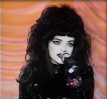 bab0oshk44's tweet photo. Nina Hagen, 1994 https://t.co/79MXzukKoM