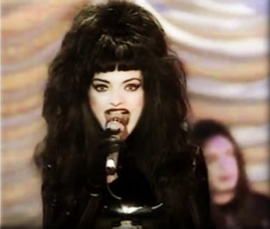 bab0oshk44's tweet photo. Nina Hagen, 1994 https://t.co/79MXzukKoM
