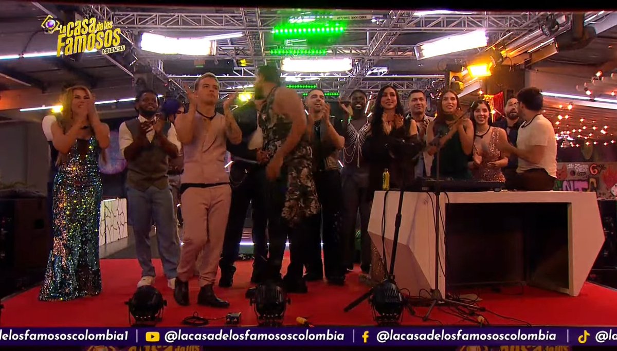 youngeilish's tweet photo. Si, fue la temporada más flop pero realmente me quedo con esto, fue bueno mientras duró. Mis gallos por siempre Beba, Nico y Tino...
#LaCasaDeLosFamososCol
#LaCasaDeLosFamososCol3 https://t.co/ckSUzUoOq5