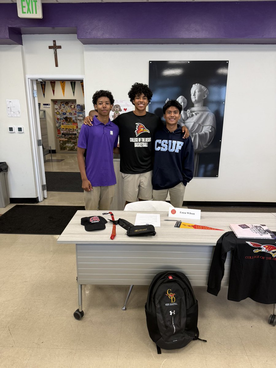 EstenWilson's tweet photo. My next chapter begins today. Appreciate everyone who has  supported me to get this opportunity. #SigningDay #RoadRunnersBasketball https://t.co/nwQQgc4eYy