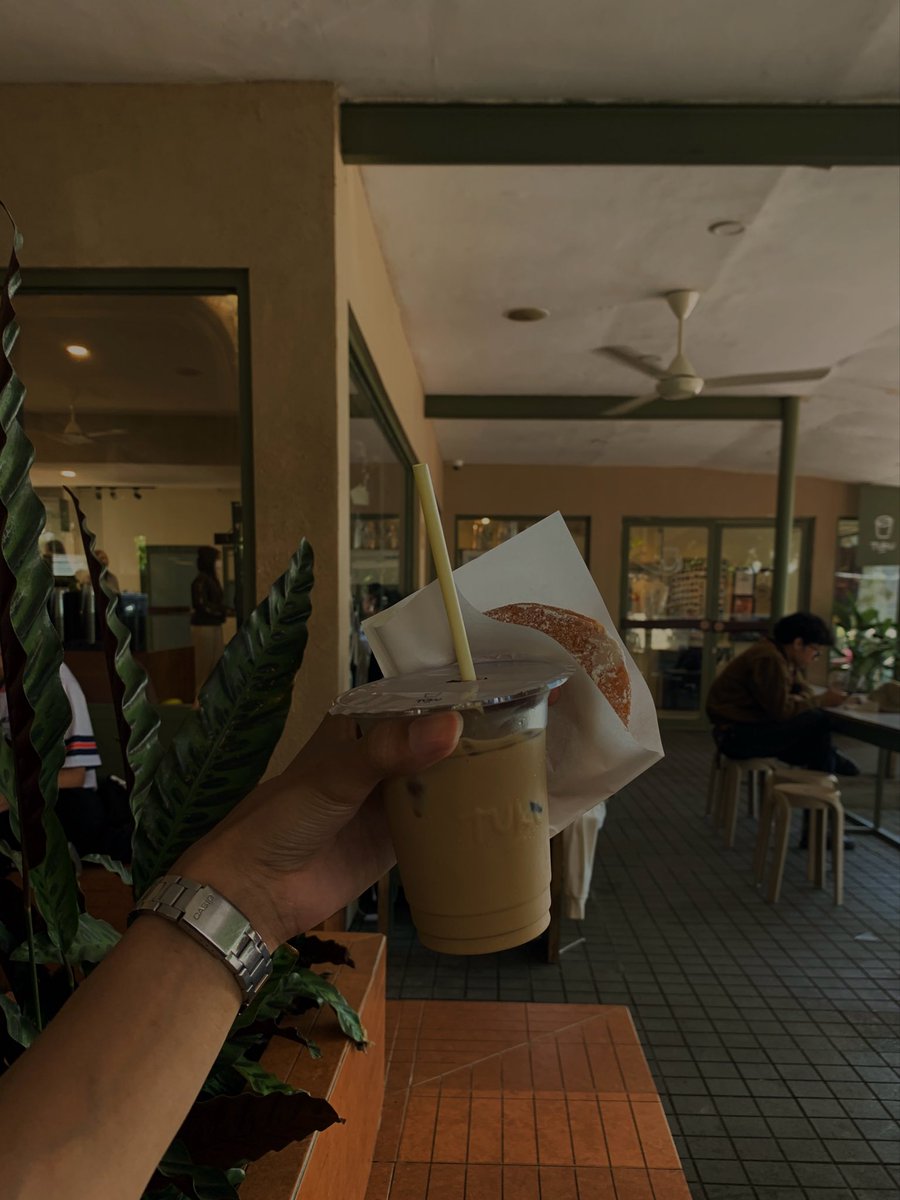 volklore__'s tweet photo. Ngopag yg kesiangan 🙃 https://t.co/DMPLDdOwtH