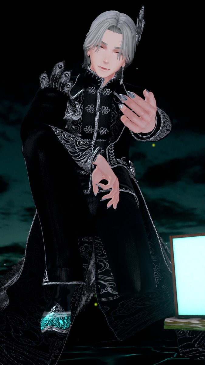 RubyBrettVR1's tweet photo. 販売開始おめでとうございます✨

今回珍飯亭の伊依君と連成さんで改変してみました🐱

腰から足にかけてある長い羽、動くたびに揺れるのが惹きつけられますね…☺️

そして扇でぱたぱたに夢中になっちゃってくださいなｗ

只今セール中でだいぶお安くなっておりますので是非お迎えしてみてくださいね🦚 https://t.co/U55Xgzq7cA