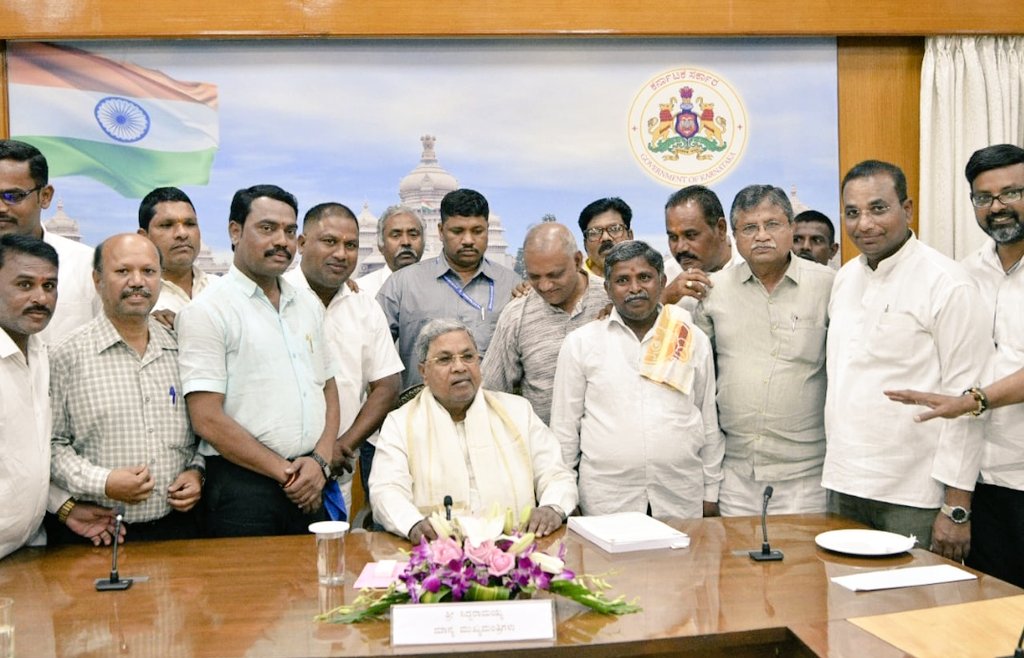 SaikumarG87's tweet photo. Respected CM Siddaramaiah Sir,
You are the Man of Masses.....You took Brave decision to Implement the 5 Guarantees wch you and DK Shivakumar Sir gave in By Giving in Writing..which is First of its kind in Country....you are Man of its words ... People will never Forget your good https://t.co/maG4yctA5A