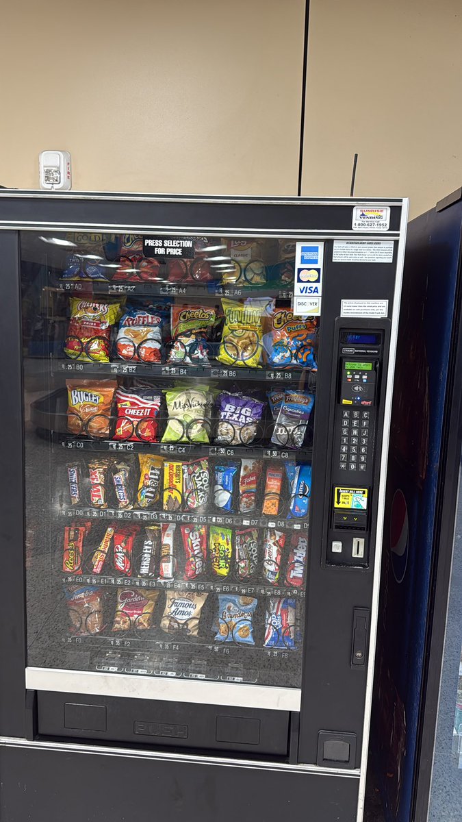 finalsbound776's tweet photo. 50 Cents for a Big Texas @notthefakeSVP #deflation https://t.co/bMYQvebVdj