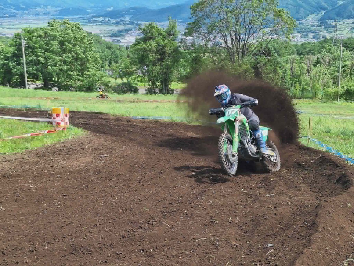 puretech_racing's tweet photo. ５月２４日（日）に長野県の木島平で開催されたJNCC 第４戦 セブンスヘブン KIJIMA大会でチームグリーンライダーが大活躍しまし！FUNクラス総合で岩井良宏選手＆KX250　が見事に３位表彰台を獲得しました！(^o^)丿　おめでとうございます！詳しくはピュアログで～https://t.co/ngU8DZxBES https://t.co/JIyVlwDcTo