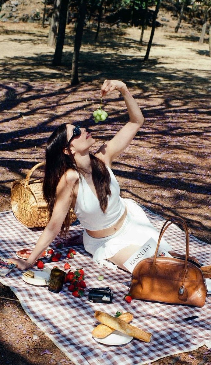 BLPUpdates's tweet photo. 🍇 📸  @barbara_lopez21 

#BárbaraLópez https://t.co/KcstfNNP7C