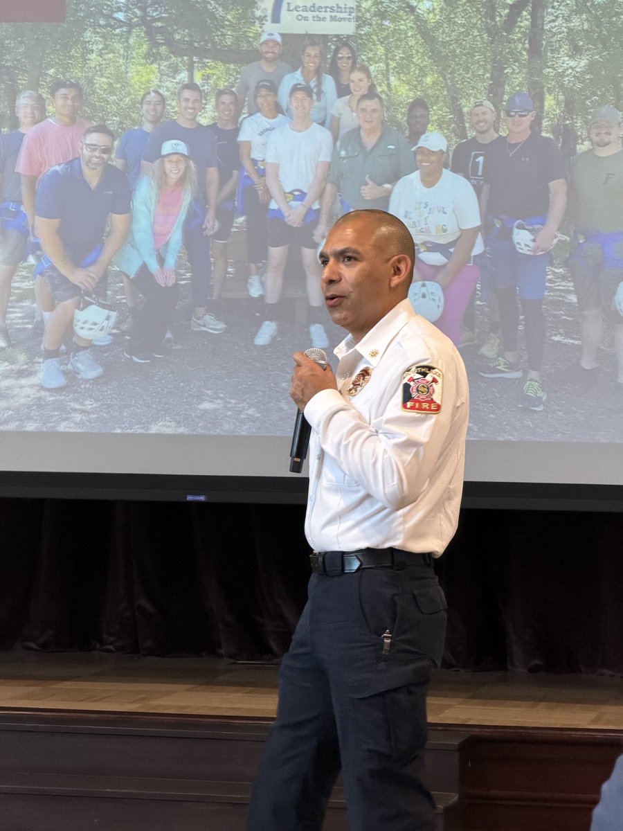 McCaskillSL2022's tweet photo. Southlake Chamber of Commerce celebrated Leadership Class graduation and project to provide Dragons Exchange age 18+ student program with this trailer for selling Dragons gear at events. Deputy Police Chief Jose Luna and Deputy Fire Chief Lorenzo Chavez spoke about leadership! https://t.co/tBTb5p0Y1r