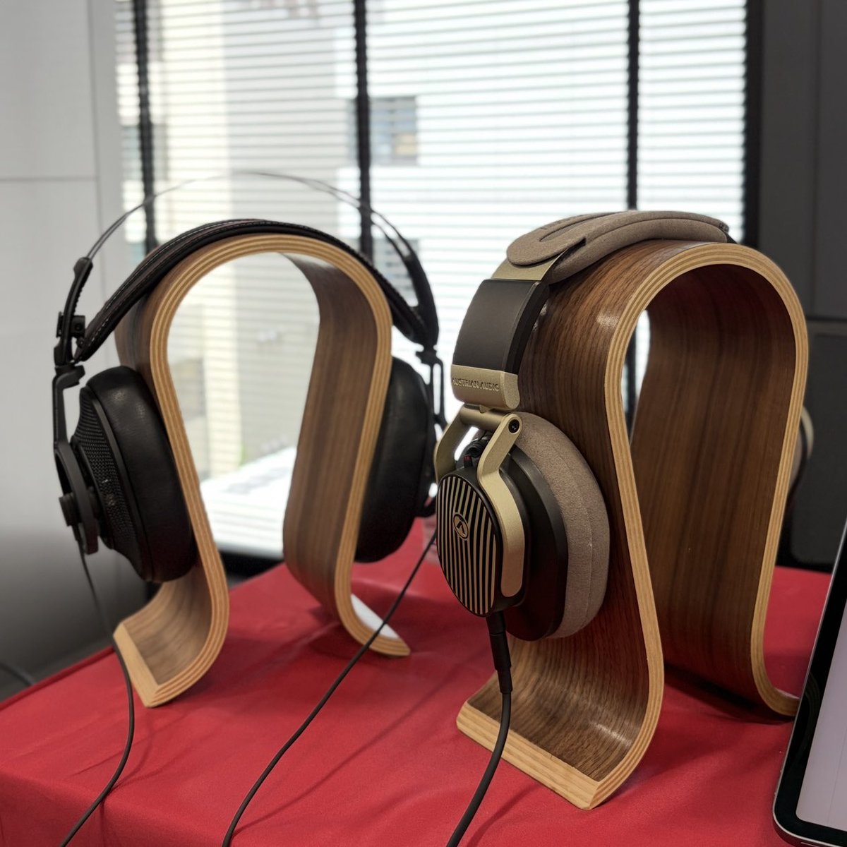 mi7japan's tweet photo. 音楽制作者のための「ヘッドホン・ヘッドホンアンプ大試聴会」がEBiS303で開幕！The Arrangerを始めとする #AustrianAudio ヘッドフォンを体験可能
https://t.co/GzgIlE0bt3

東京都渋谷区恵比寿1-20-8 エビススバルビル5F
5/29(金)13時〜18時
5/30(土)10時〜18時

皆様のご来場をお待ちしております。 https://t.co/SHEcyg08yK