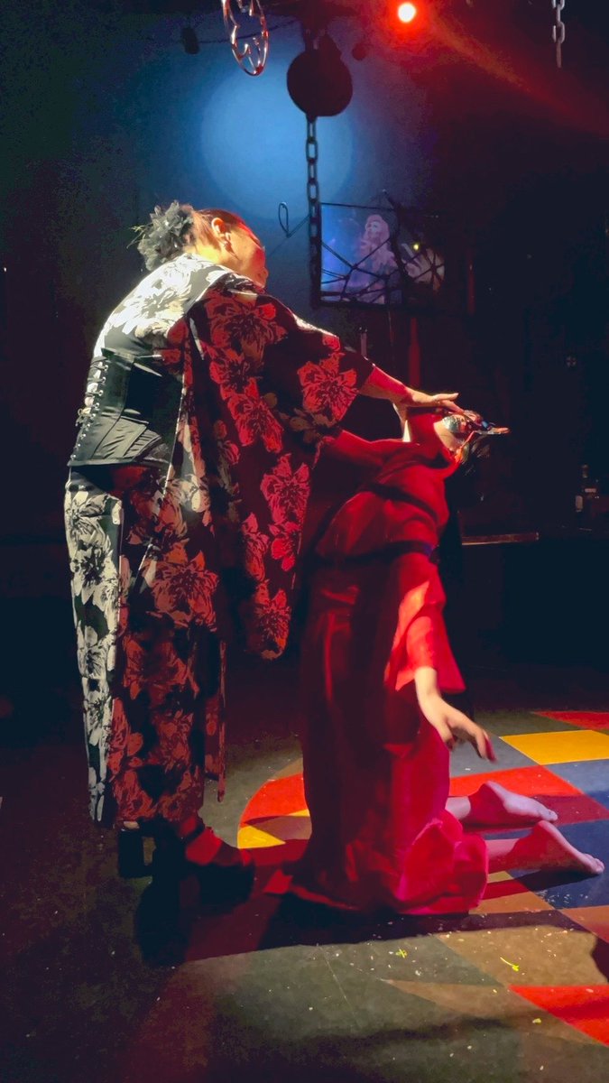 h_shadowface's tweet photo. 今週もたくさんの方にお越しいただきありがとうございます🙇‍♀️本日も20時よりお待ちしております。

ご来店前にキャストか当店へご予約いただけるとスムーズにご案内できます。
お問い合わせもお気軽に！

#kinkybox #西中洲 #西中洲バー https://t.co/4lUzjHLLS7