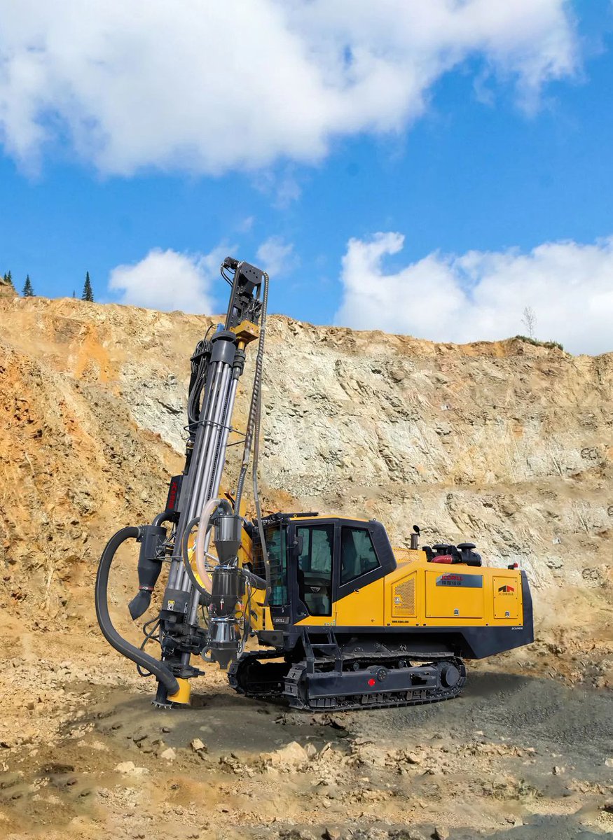 jcdrillingrig's tweet photo. Take your mine planning to the next level! 💡 Our GC drilling rigs guide operators in real time—precise depths, angles, and alignments—so every rock sample counts. 

#GradeControlDrilling #MiningEfficiency #GeologicalAnalysis #SmartMining #OreExtraction #BlastOptimization https://t.co/QNoyT6eupe