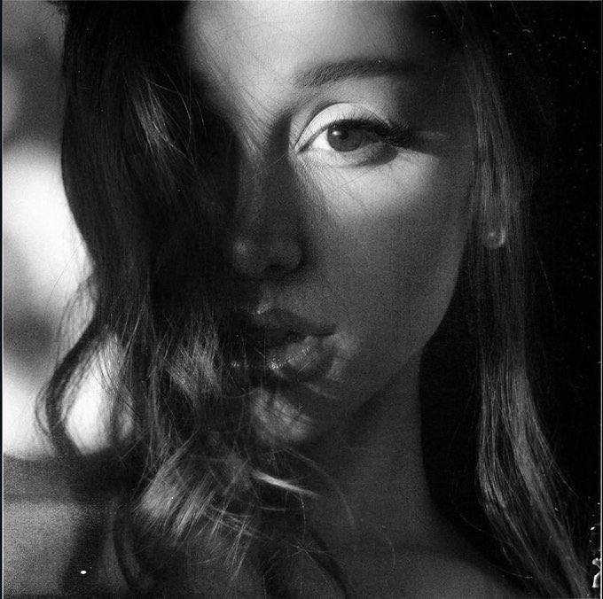 AGrandeSP's tweet photo. El nuevo single de Ariana Grande, “hate that i made you love me”, ya está disponible en todas las plataformas digitales. https://t.co/Q8QUdysXTw