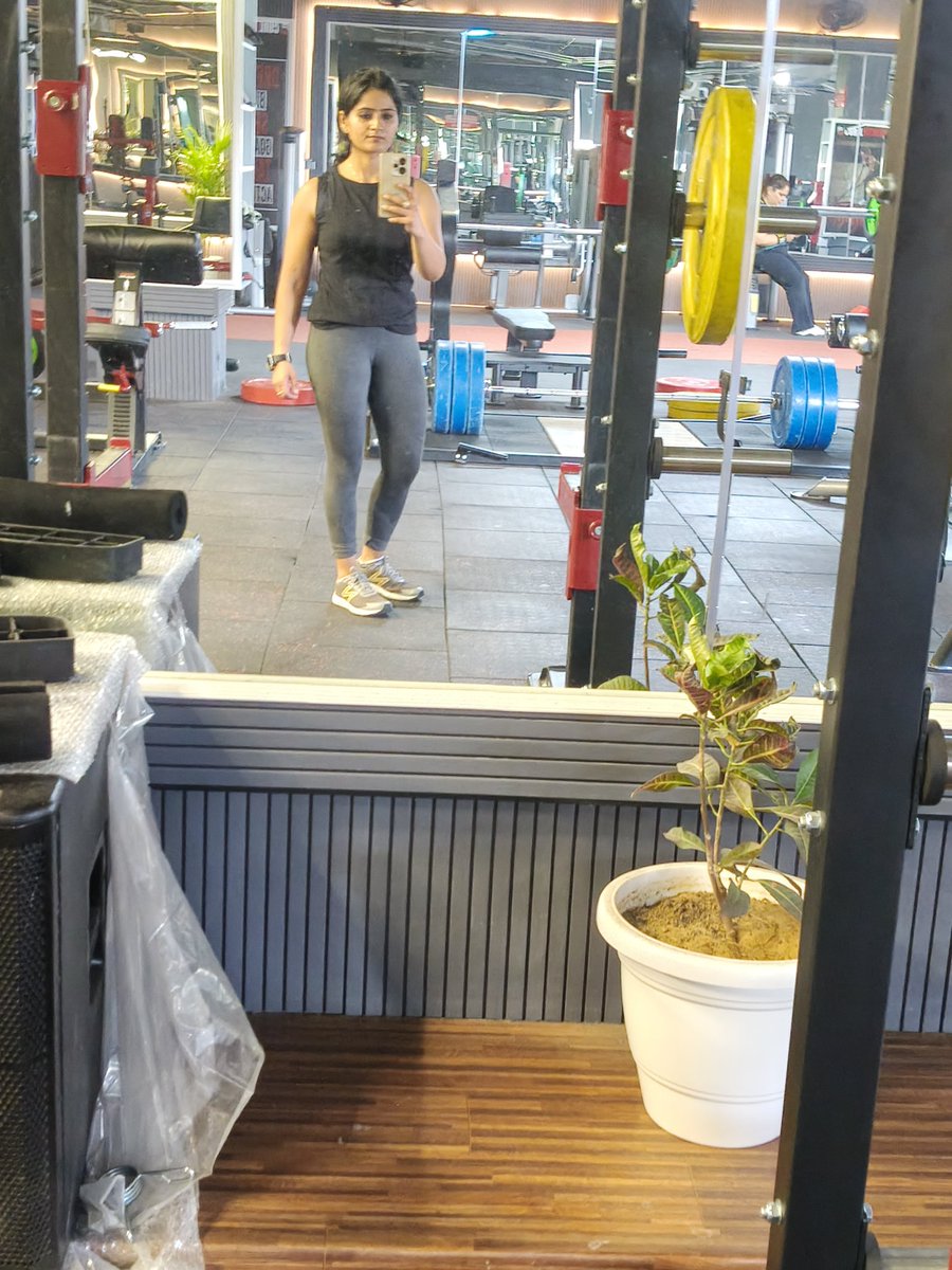 cailajindal's tweet photo. Your training program should include atleast one compound movement along with few isolation exercises as well.
That's how your training program ingredient should look like π
@fitindiaoff
#gym #fatloss #weights #lifting #squats #lowerbody https://t.co/G5MsMh3wrq