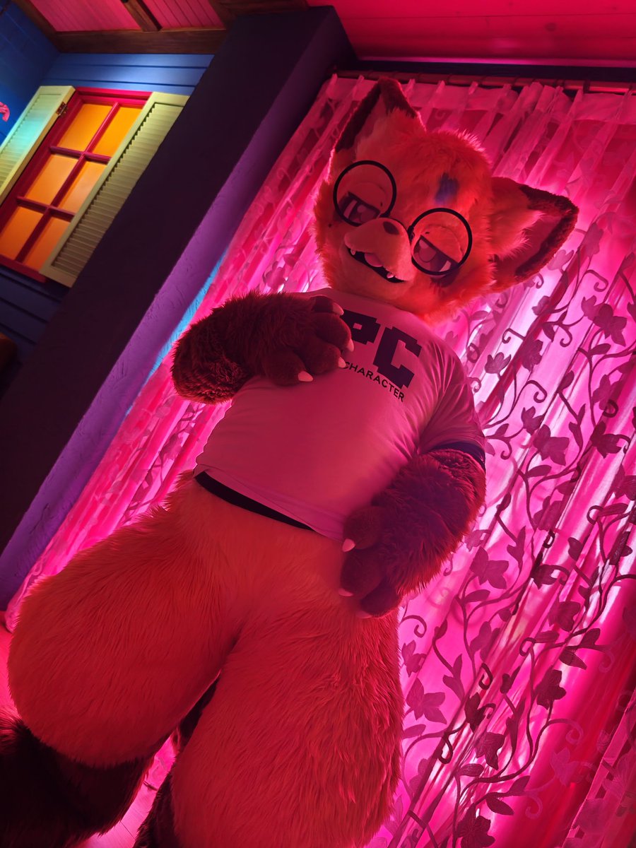 KemoChu's tweet photo. want touch my belly?🤫

📸 @panda_furry0330 
🪡 @furmony 

#FursuitsEveryday #FursuitEveryday 
#FursuitFriday #FursuitsFriday https://t.co/KoCZZSjLCp