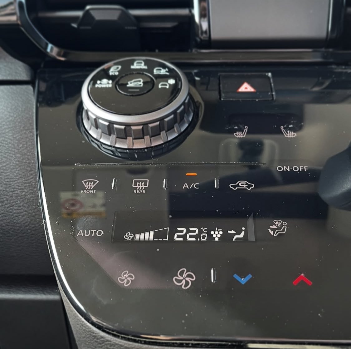 go_tone's tweet photo. 先日の車検の代車「三菱 デリカミニ」！
今回も素敵な代車をお借りしました。ありがとうございました🚙���！

半日お借りしたデリカミニの試乗レポートを勝手にお届け。
https://t.co/EN5JpN4WzB

#クルマが好きなもので #三菱デリカミニ #クルマレビュー #車検のコバック秋田牛島店 https://t.co/emLwLCQNd2