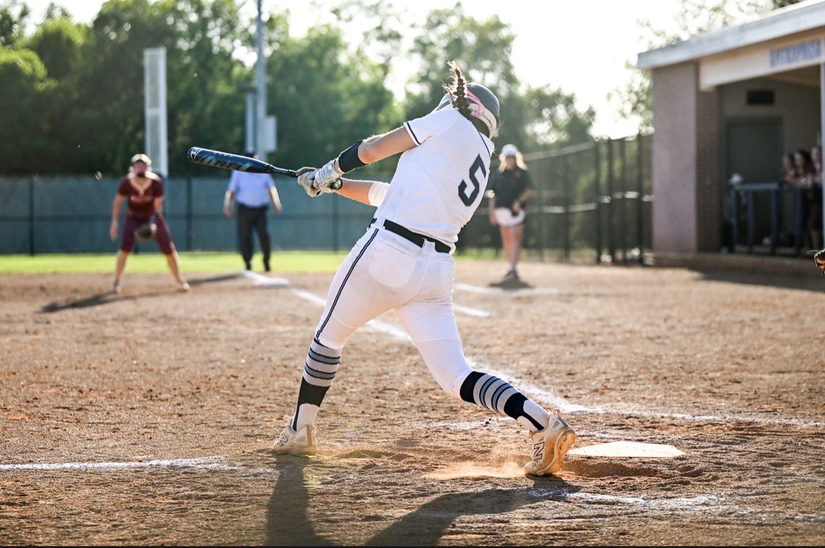JosieThompson_5's tweet photo. I had an amazing season playing with these girls! I'm so grateful for this team and all the memories and special moments we shared. @EHScatsSoftball @lbpowell12 @coachbuddyboyle @Steal_Powell @DHScoachjones_ @AndyLeeNWF 

Junior year stats: 
37-10-1 record 
.407 BA
.481 OBP
1.288 OPS
.807 SLG
55 hits, 27 singles, 14 doubles, 2 triples, 12 HR's, 60 RBI's, 46 runs and .969 fielding %