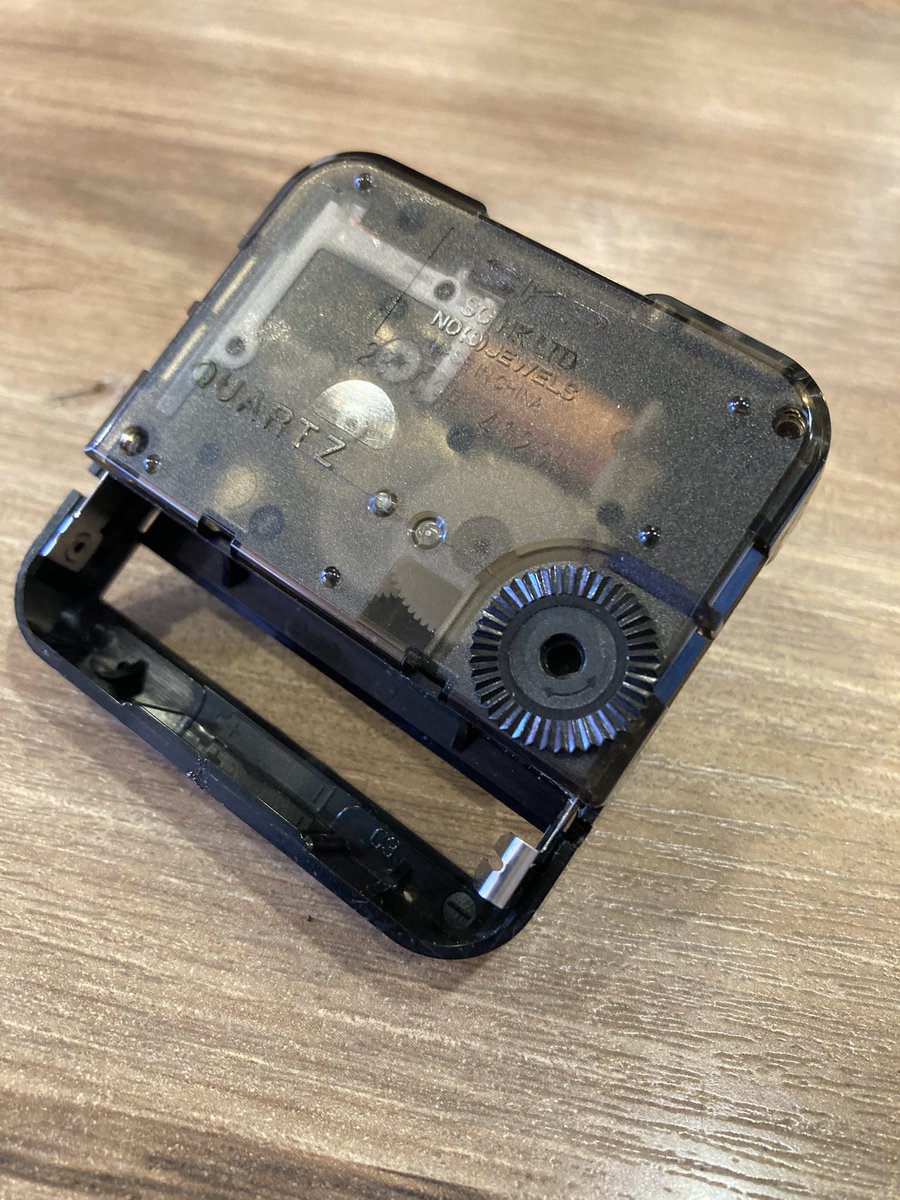 g1pad's tweet photo. インテリアデザイナー　倉俣史朗デザインの時計のムーブメントを交換。４０年前の時計が正常になりました。昔、六本木AXISで購入。好きなデザイナーです。バイトも事務所に行った事が有ります。 https://t.co/MADG9iA1EN