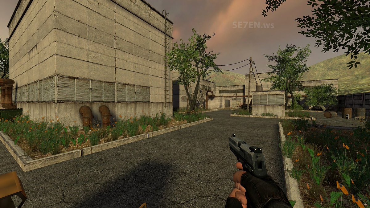 CS2_Confessions's tweet photo. "i used to play cs source community servers with that radio plugin while my parents would fight, sometimes theyd hit my older brother but the music would distract me" https://t.co/tyTYUAsVh1