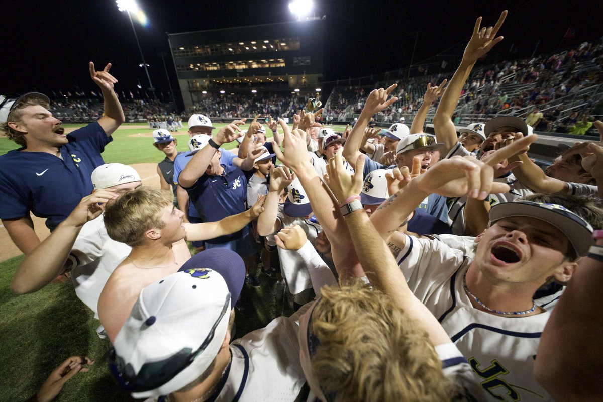JUCOWorldSeries's tweet photo. @MCChapBaseball @JCCCBaseball CAVS WALK IT OFF AND STAY UNDEFEATED IN #JUCOWS26 

@JCCCBaseball comes back from a 4-run deficit (in the 9th) with a run, followed by a 3-run JACK. 

CAVS hum into the championship game tomorrow at 7pm against @BlinnBaseball  (if game is Saturday). 🗡️⚔️

#jucows https://t.co/vAkER2rUmf