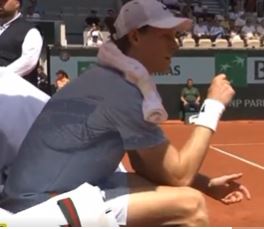 TeslaAC_'s tweet photo. @TennisChannel Cramping, we've seen it before. 

Photo A: Can see a large indent in his right quad (search: quad cramp).
Photo B: He proceeds to massage his quad with his elbow whilst he's on the bench.
Photo C: Can see him have the same cramp in his match against Spizzirri at AO26. https://t.co/RIM0fTPIw5