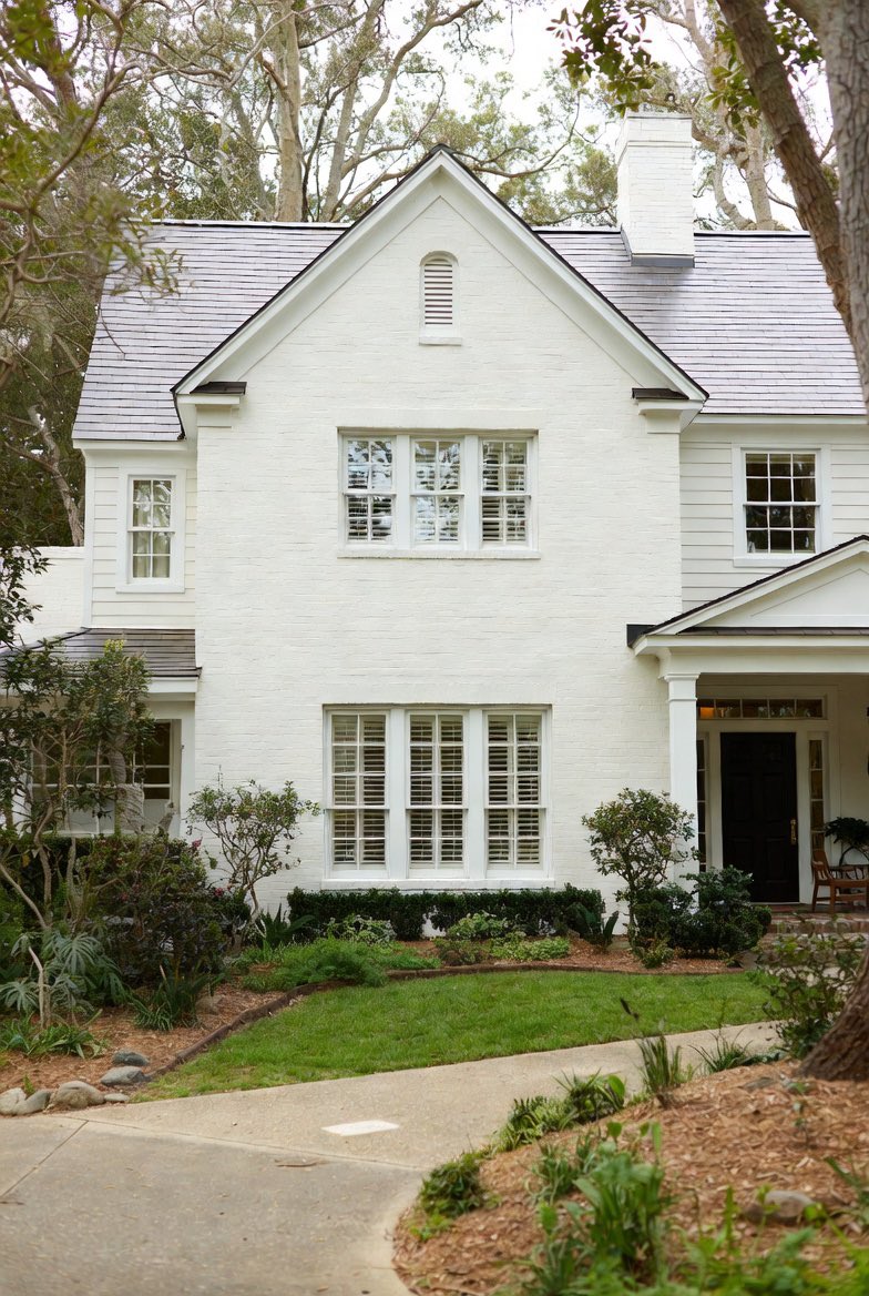 AustinRealtor's tweet photo. Painted Brick…. I have avoided having a client fall in love with a house that has painted brick until now.

I know what “google” says about what happens when brick is painted over the long term.

Now who in the field knows if there is a way to properly do it? (Besides limewash) 

And if there is a way to check that it was done right…