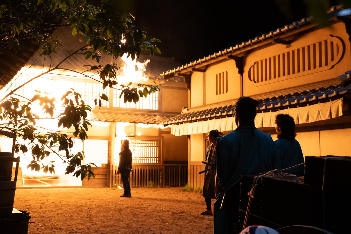 chiruran_the7's tweet photo. ◤"京都決戦篇"Ep.01 Behind the Scenes◢

燃え上がる京都の撮影現場🔥
そして“鴨”と“殿”の貴重なオフショットをお届け💙

─────────
​#SongoftheSamurai #ドラマちるらん @hbomax

《U-NEXT》
はじめてのかたは、31日間無料トライアルで #イッキ見 チャンス！
⚔️スペシャルドラマ“江戸青春篇” &
⚔️ドラマシリーズ“京都決戦篇”
▶️全話独占配信中⚡
https://t.co/dvji853HC0

《YouTube》
⚔️スペシャルドラマ“江戸青春篇” 
▶️ 第1夜 限定無料配信中⚡
https://t.co/BvvrMWZvTu
