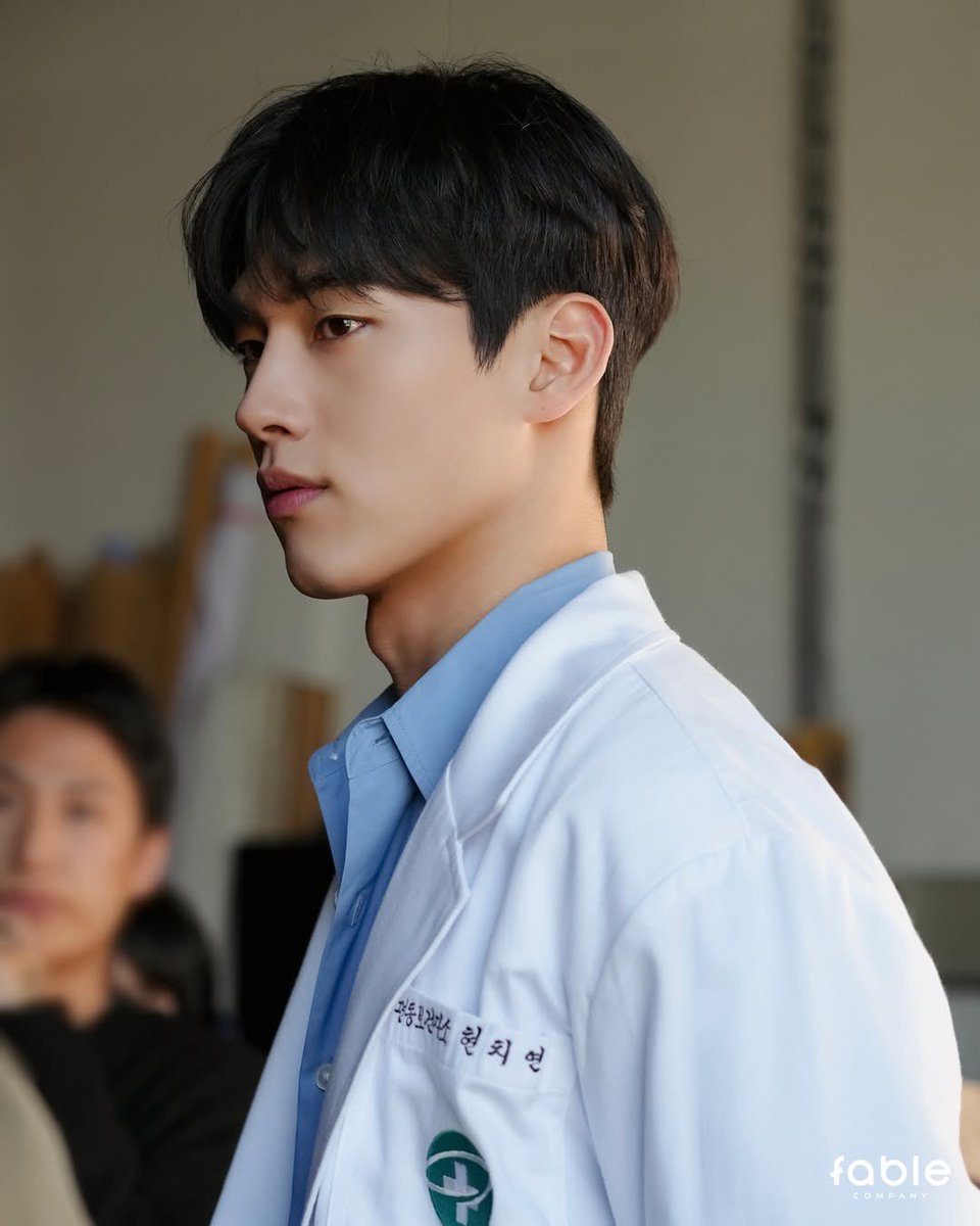 Minggi_forehead's tweet photo. Mingi's side profile never ceases to amaze me 😮‍💨

#홍민기 #HongMinGi #닥터섬보이 https://t.co/RJAf2H4Do5