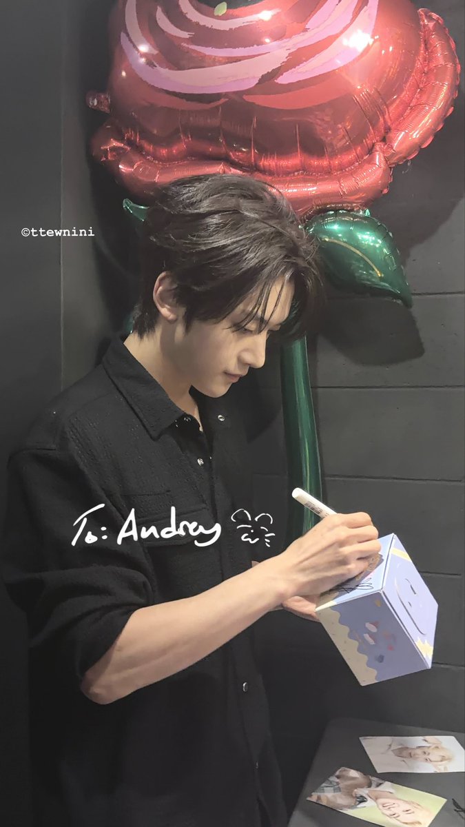 ttewnini's tweet photo. 260529. BIRTHDAY EXHIBITION
 
POV: taking boyfriend material pics of Matthew 😚😚

#석매튜 #제로베이스원    #SEOKMATTHEW #ZEROBASEONE     #ZB1     #ASCEND  #ZEROSE #matthew #HAPPYMATTHEWDAY #LOVEAINTEASY https://t.co/BdbCftzO4C