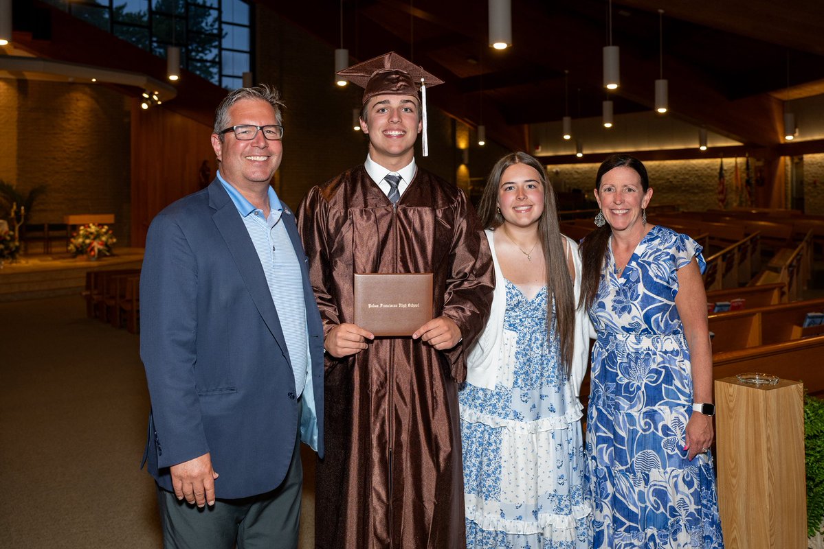 TimDeGeeter's tweet photo. Best Padua Franciscan High Commencement Ever!  On the Ball Diamond with a W. We are so excited for your future and the leader you are. Bright lights ahead in Westerville. 🤎🧡⚾️🔥🐐#unfinishedbusiness🔥 #leavenodoubt @PaduaBruinBB https://t.co/2tfaR5Sl26