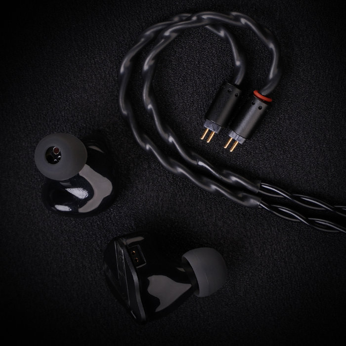 e_earphone's tweet photo. 🎉5/30発売！🎉

Softears RSV 2　e☆イヤホン オンラインストア価格￥119,700- (税込)

💙初代RSVを正統進化しバランス最適化 
💙全帯域を正確に鳴らすカスタム5BA搭載 
💙BA特有の軽さを克服した豊かな低音再生 

https://t.co/OR73QJ8bty

#新製品 #Softears #eイヤホン https://t.co/hMXYbDvBFW