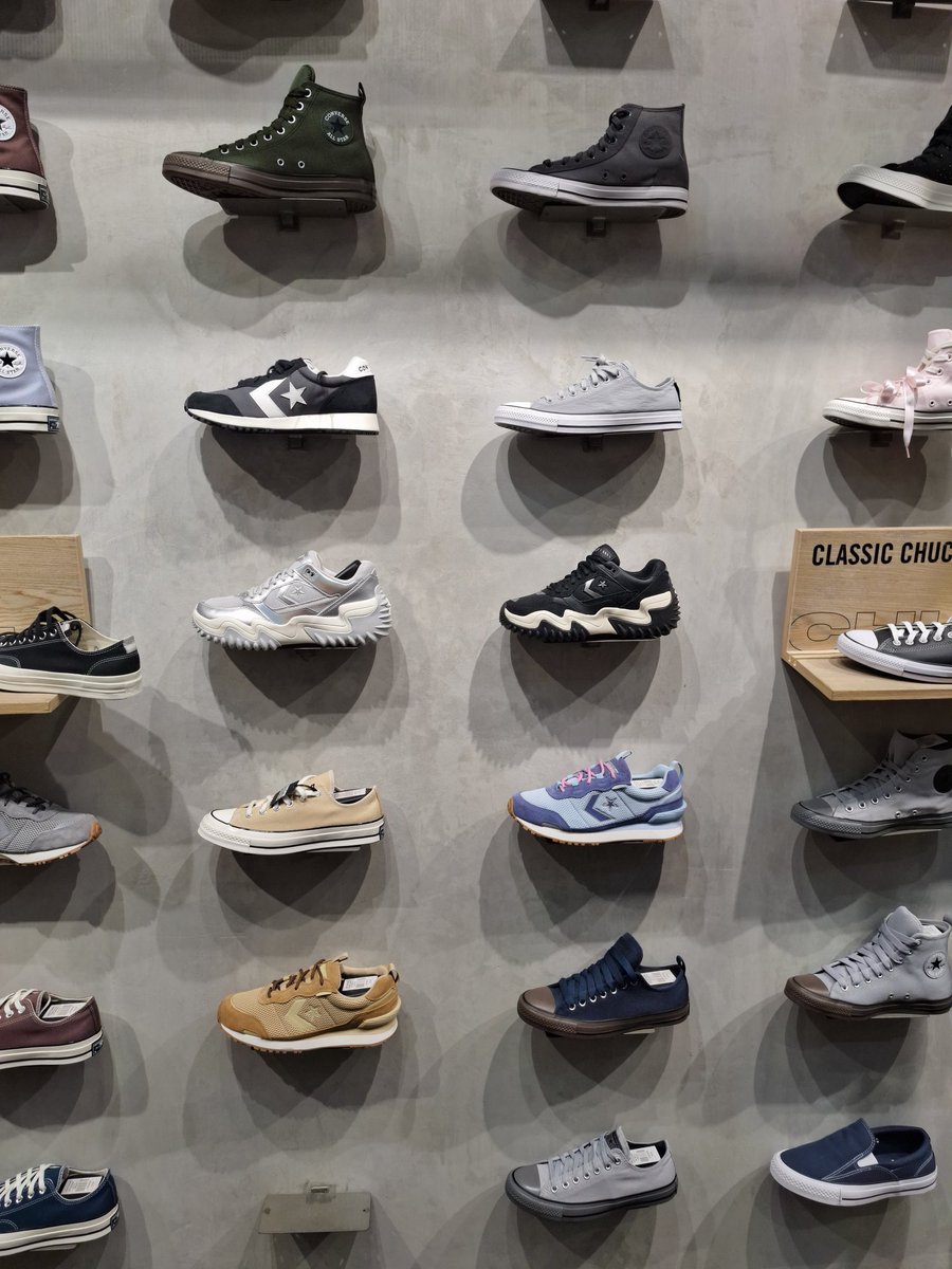 itsNatVibes's tweet photo. Live shopping promo converse b1g1 join gc wa yaa https://t.co/TteGhjBbEz

#zonauang promo jastip converse https://t.co/hf07UMMFvo