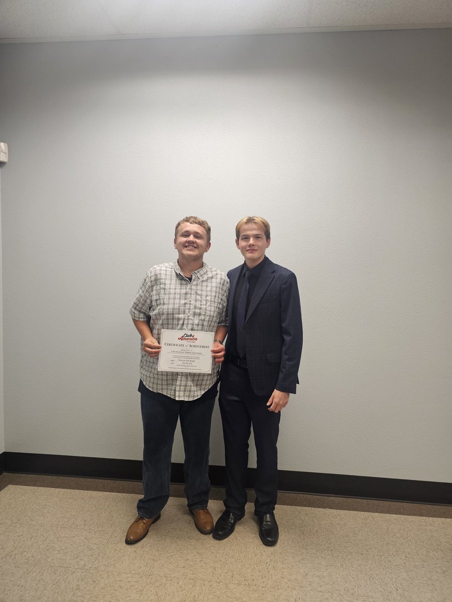 mayhsin's tweet photo. I had a wonderful blast at tonight's event met so much people amd bless to receive an award for how hard my work came off. I wanna say a huge shout out to the people I care Turning Point Action  Turning Point  usa and Justin Barrows for the award tonight working with them is fun https://t.co/sRTecbJHKQ