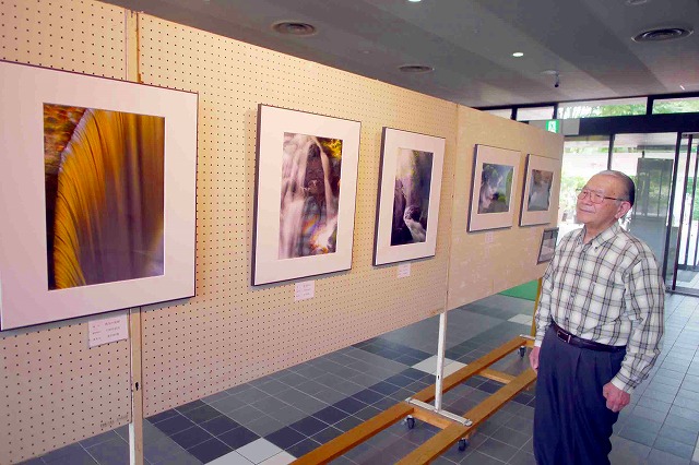 tjidem2012's tweet photo. フォトクラブ「風景写真の散歩道」が「写真展」(７日まで、東御市文化会館エントランスホール）
 ☆身近な風景を中心に「四季折々の自然」を切り取った作品が並ぶ！
🔜🔜⇒https://t.co/PkQR0S2ulp

   長野県　東御市

#上田市
#長野県
#写真
#東御市文化会館
#自然
#風景
#クラブ
#フォト
#四季 https://t.co/HPkhbHrppF