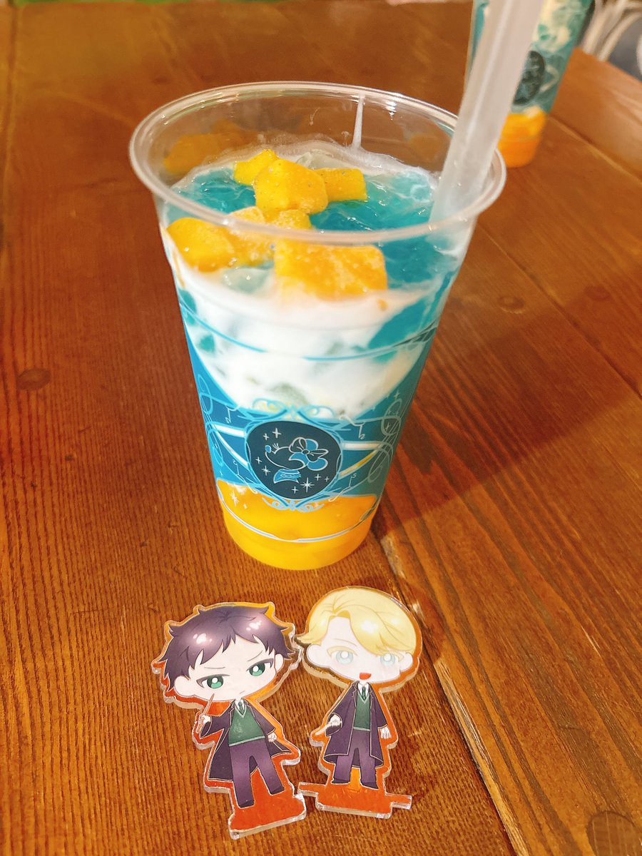 sakura_hpcc's tweet photo. これは先日行ったディズニーの写真📸
alscにワインはまだ早かったか……と反省してすぐラッシー飲みました😉
ショーも当選して、端だったけどたくさんファンサ浴びれて楽しかったです😘
そろそろﾉﾛｲﾉｺ行きたいな……fkbs早くよくなりますように🙏 https://t.co/xXUC3ClKpi
