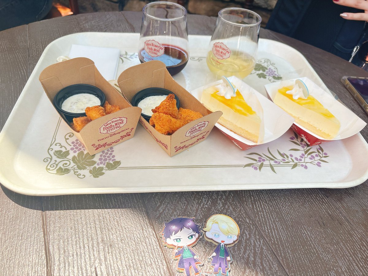 sakura_hpcc's tweet photo. これは先日行ったディズニーの写真📸
alscにワインはまだ早かったか……と反省してすぐラッシー飲みました😉
ショーも当選して、端だったけどたくさんファンサ浴びれて楽しかったです😘
そろそろﾉﾛｲﾉｺ行きたいな……fkbs早くよくなりますように🙏 https://t.co/xXUC3ClKpi