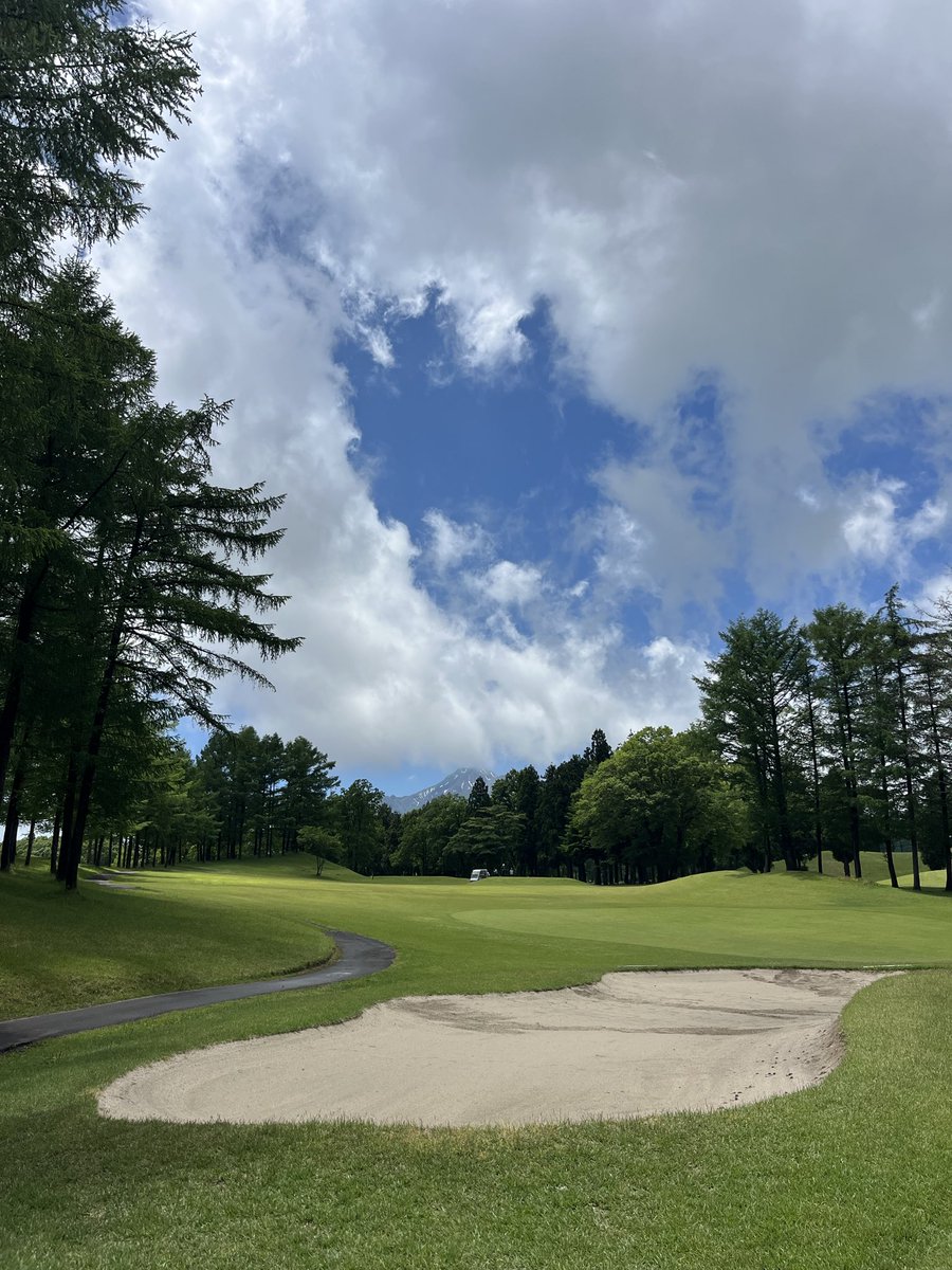 kigsgolf's tweet photo. 晴れてきましたー
コース美しいです^_^ https://t.co/ZKKUTNLvxn