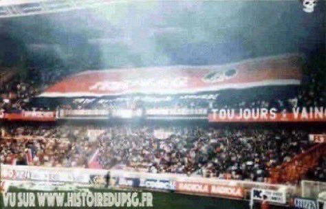 MaillotsPSG's tweet photo. 29/05/1987. #PSGOM Le #PSG s'impose au Parc face à l’@OM_Officiel, ce qui leur fera perdre le titre : 2️⃣-0️⃣
⚽️ Sène, Susic
🔗 https://t.co/xxVWyw73kt
🎦 https://t.co/SenNEhCpYQ
#PSGOM https://t.co/ky7nTrYja7