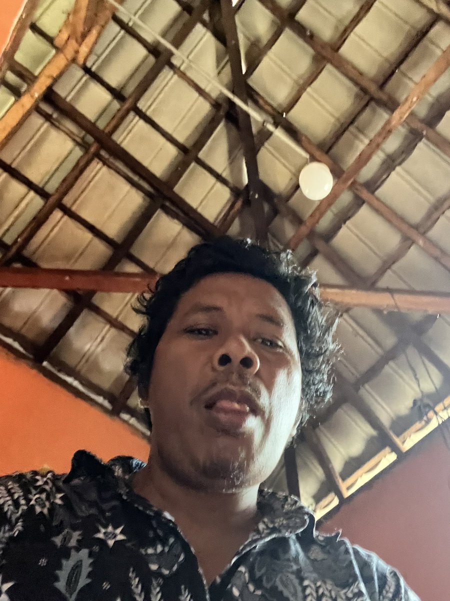 David tweet media