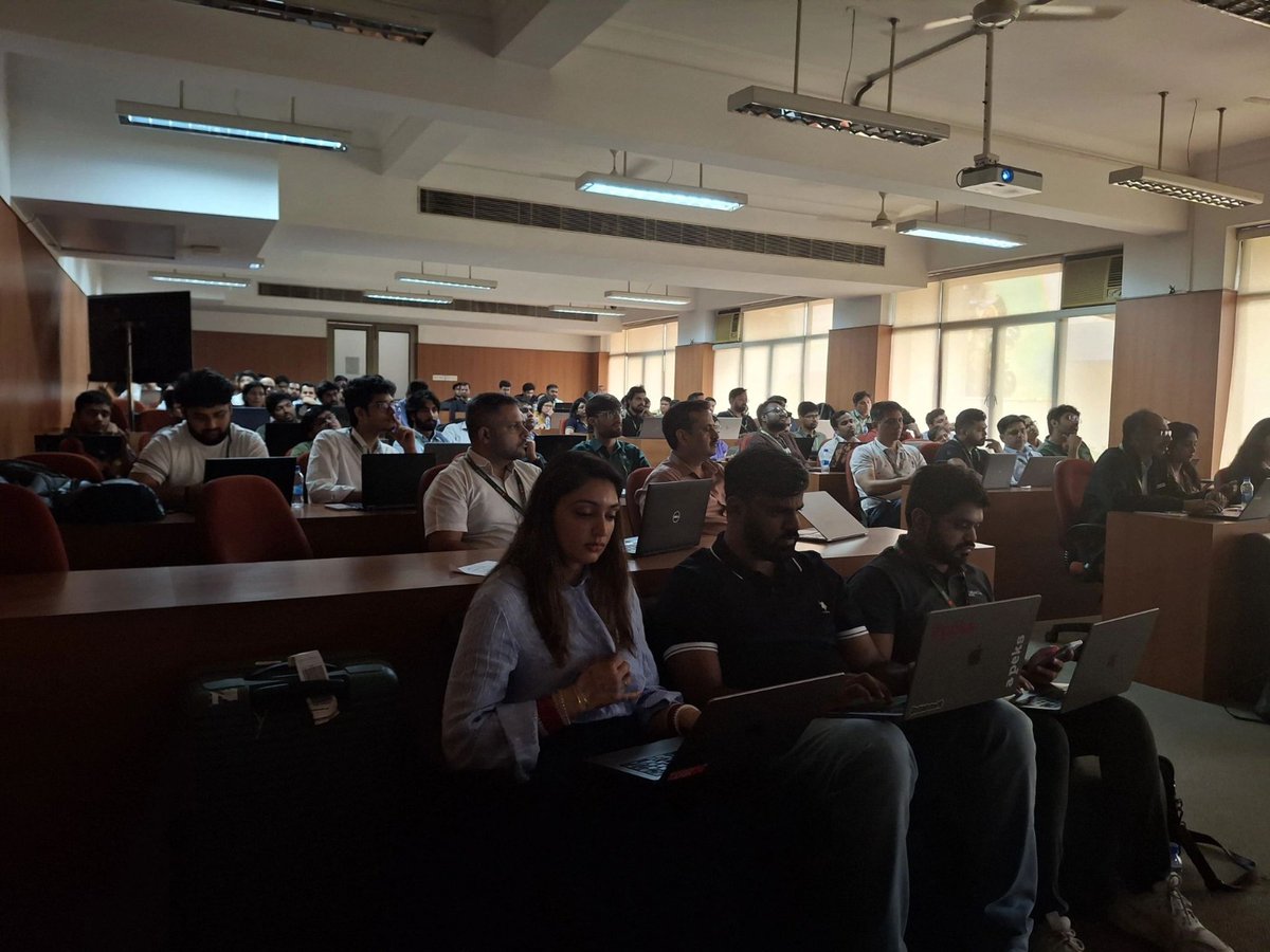 inoaug's tweet photo. Excited to attend “Building Enterprise AI Apps – Part 1” at ORACLE APEX AI BOOTCAMPS: JAPAC Gurugram 🚀

Great insights by @Roopesh_Thokala  on AI-driven enterprise apps with Oracle APEX. Amazing developer energy 🔥

#orclAPEX #AI #GenAI #Oracle #AIBootcamp #JAPAC https://t.co/uffN4518VY