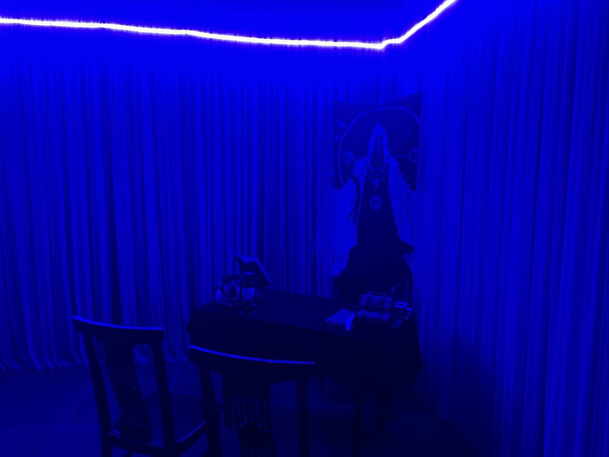 Monticone's tweet photo. Who broke the lamp in the locked basement No clue — solve the 5-digit code to escape before time runs out ， https://t.co/aY1J1y6AXp