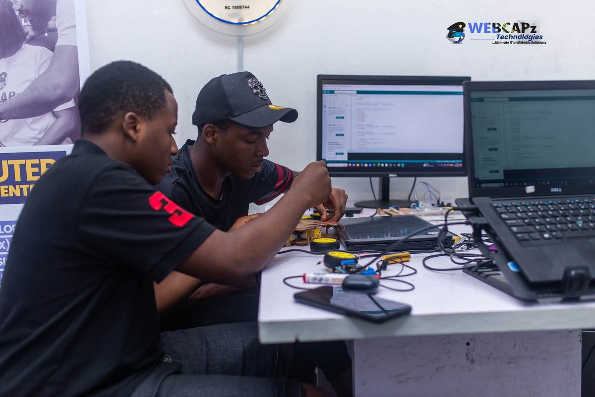 webcapz's tweet photo. Kids at WebCapz Summer Coding Bootcamp are building real projects &amp; having fun while learning!

Kudos to our young champions &amp; THANK YOU to parents who trusted us. The future looks bright! 💻

👉 Give your child future-ready skills today! | https://t.co/QZcUXWCb84